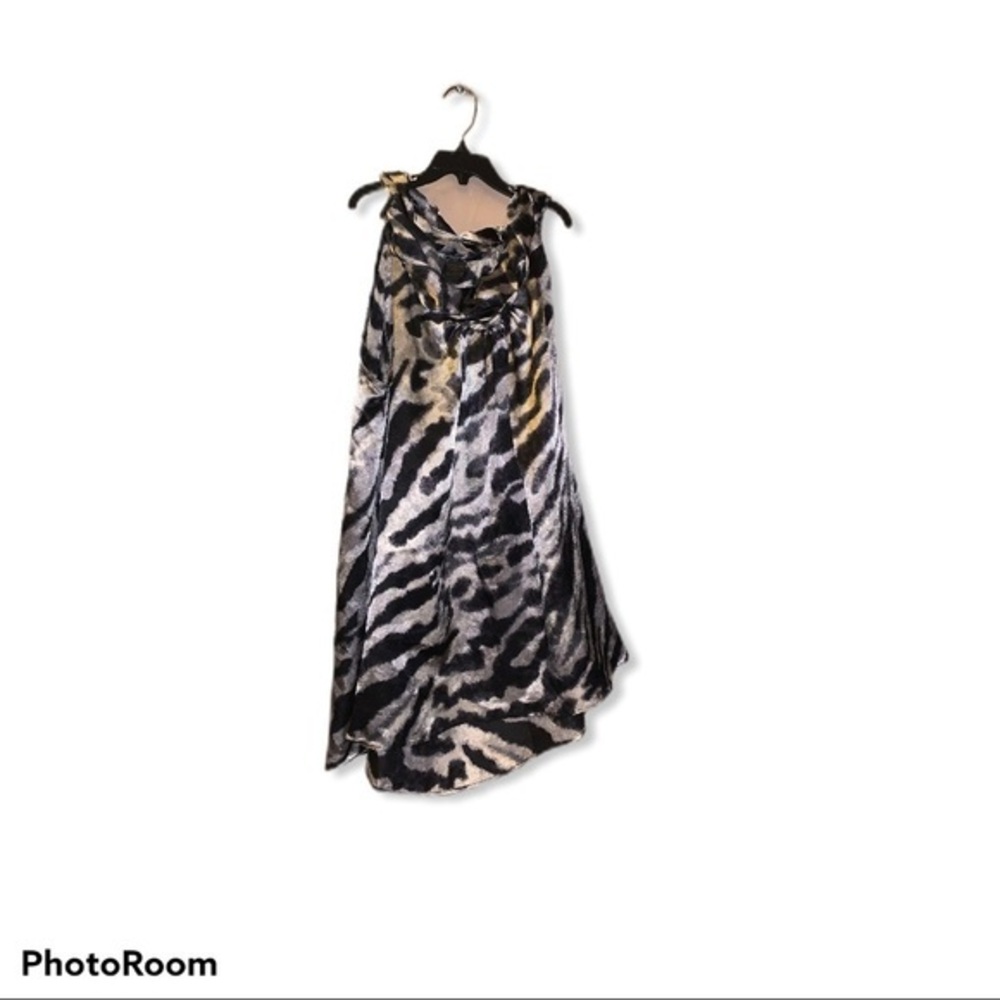 SERE NADE gray and black animal print blou…